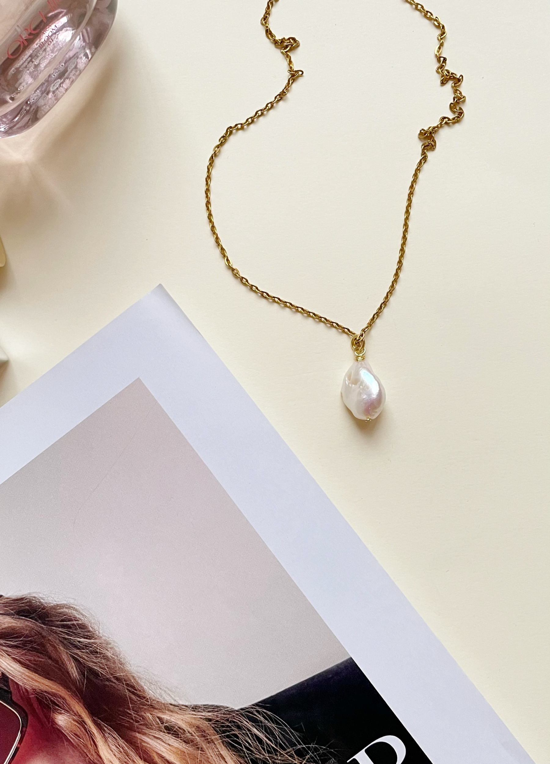 White Dainty Pearl Drop Pendant Gold Chain Necklace